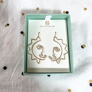 NWT House of Harlow 1960 Gold Tone Hammered Face Earrings